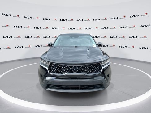 Used 2023 Kia Sorento LX FWD image 3