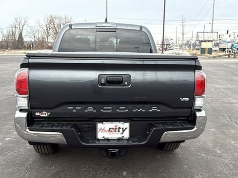 Certified 2022 Toyota Tacoma TRD Off-Road image 6