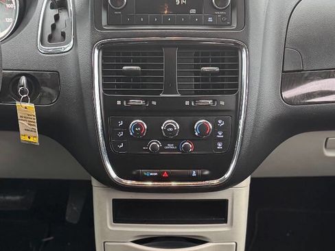 Used 2017 Dodge Grand Caravan SE w/ Power Window Group image 12