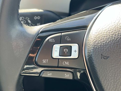 Certified 2022 Volkswagen Passat 2.0T SE image 7