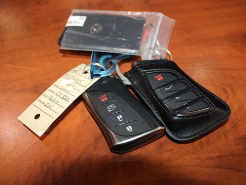 Used 2022 Lexus ES 350 w/ Premium Package FWD image 39