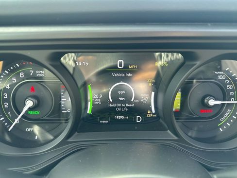 Certified 2025 Jeep Wrangler Unlimited Sahara w/ Safety Group image 20