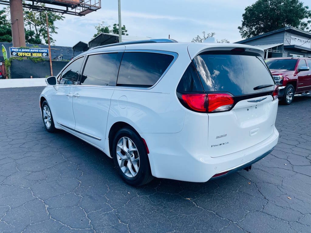 Used 2020 Chrysler Pacifica Limited FWD image 6