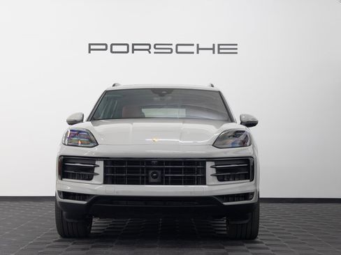 Used 2026 Porsche Cayenne S image 9