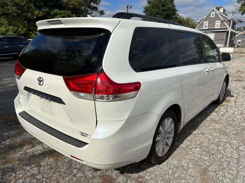 Used 2013 Toyota Sienna Limited image 8