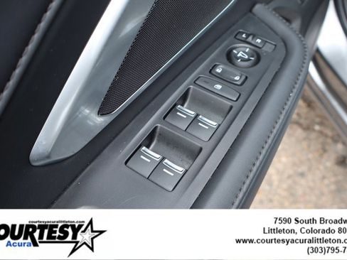 Used 2024 Acura RDX SH-AWD image 25