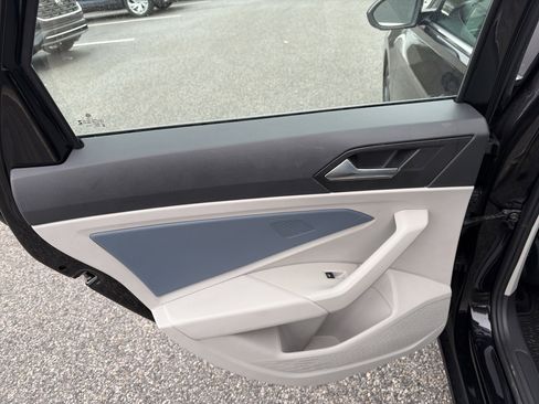 Certified 2025 Volkswagen Jetta SE image 10