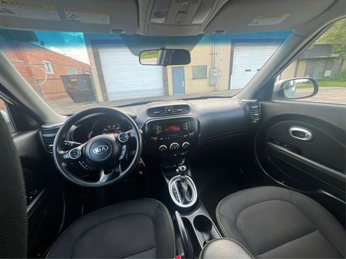 Used 2015 Kia Soul + FWD image 28