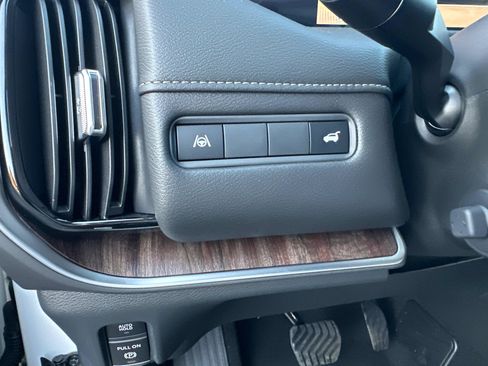 New 2026 Nissan Armada SL w/ Captain's Chari Seat Package image 35