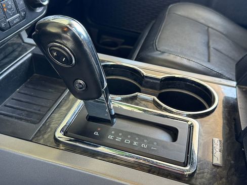 Used 2015 Ford Expedition Limited image 19