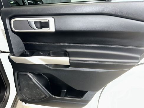 Used 2020 Ford Explorer XLT w/ Equipment Group 202A AWD/4WD image 27