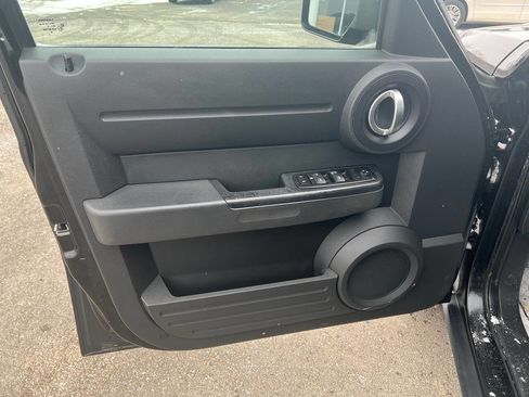 Used 2011 Dodge Nitro Heat RWD image 10