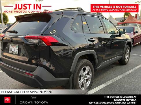 Used 2025 Toyota RAV4 XLE w/ Convenience Package FWD image 4