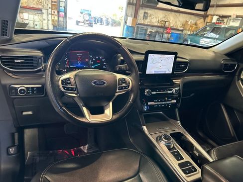 Used 2023 Ford Explorer Limited w/ Equipment Group 301A image 23