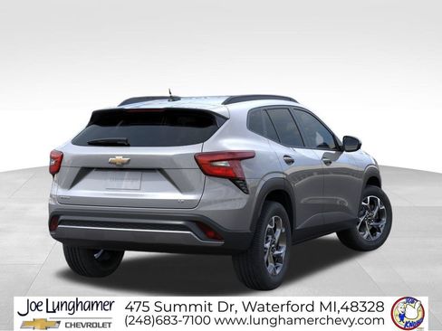 New 2026 Chevrolet Trax LT w/ Sunroof Package FWD image 4
