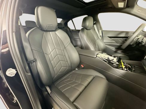 New 2026 BMW 530i xDrive w/ Premium Package image 28