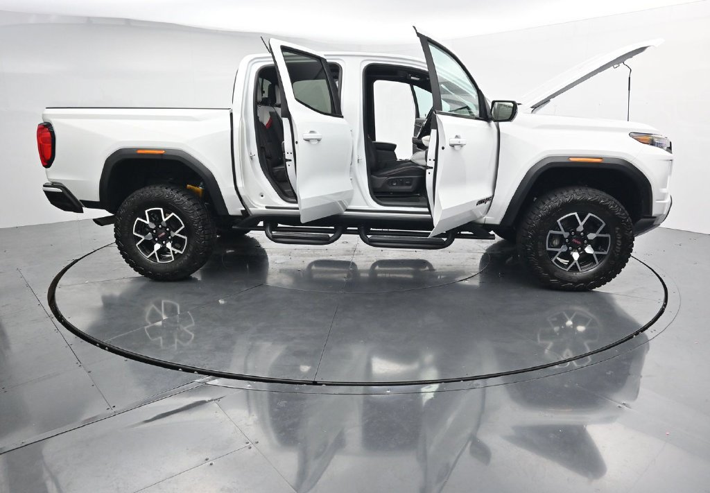 Used 2024 GMC Canyon AT4X AWD/4WD image 41