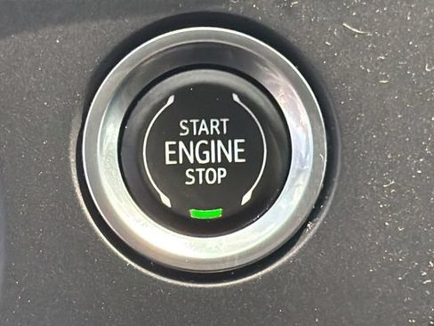 Used 2020 Chevrolet Blazer LT FWD image 23
