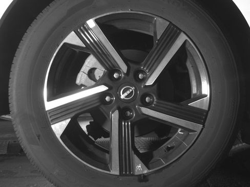 Used 2025 Nissan Sentra SV FWD image 15