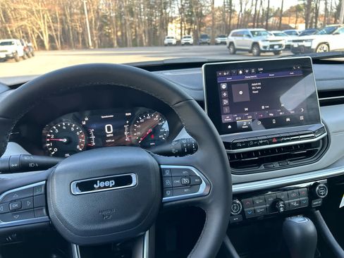 Used 2026 Jeep Compass Limited AWD/4WD image 23