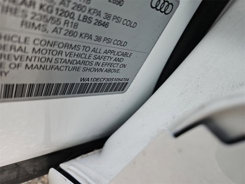 Certified 2025 Audi Q3 2.0T Premium w/ Convenience Package image 15