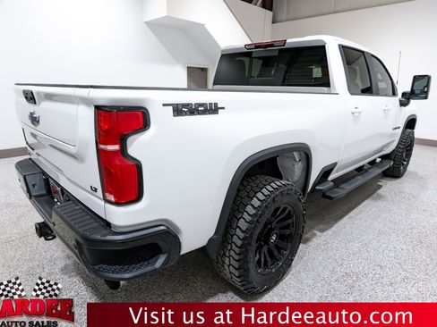 Used 2025 Chevrolet Silverado 2500 LT image 5