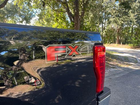 Used 2019 Ford F250 XLT w/ XLT Premium Package image 15