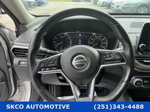 Used 2020 Nissan Altima 2.5 SL FWD image 18