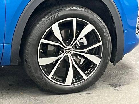 Used 2025 Volkswagen Atlas Cross Sport SEL Premium R-Line AWD/4WD image 42