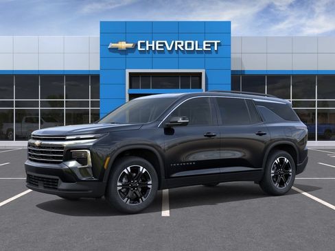 New 2027 Chevrolet Traverse LT w/ Sun and Wheel Package AWD/4WD image 2