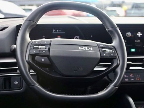 Certified 2026 Kia Sportage EX w/ EX Panorama Roof Package image 31