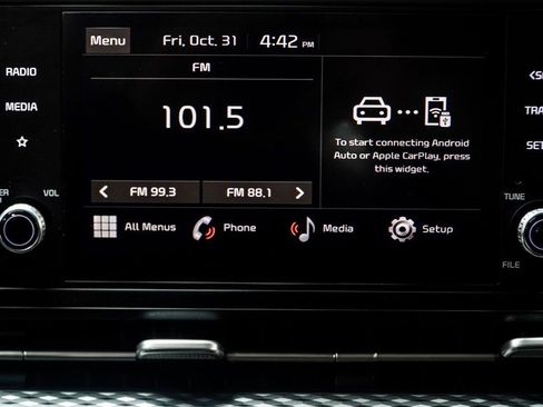 Used 2024 Kia Carnival LX image 23