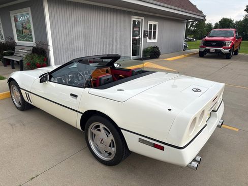 Used 1988 Chevrolet Corvette Convertible image 16