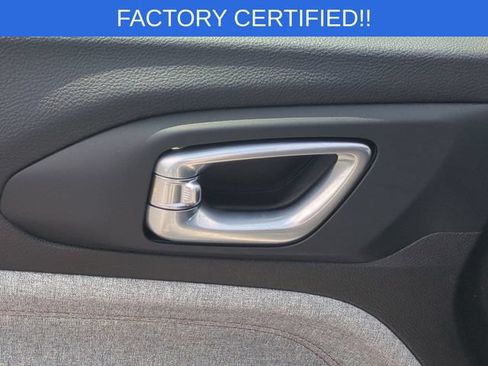 Used 2023 Jeep Compass Latitude w/ Sun and Sound Group AWD/4WD image 13