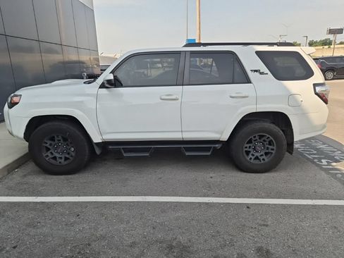 Used 2024 Toyota 4Runner TRD Off-Road AWD/4WD image 8