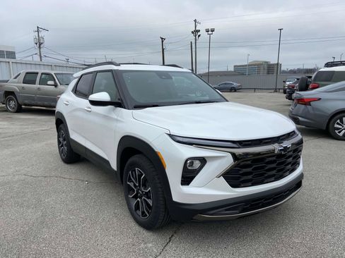 New 2025 Chevrolet TrailBlazer ACTIV w/ Convenience Package image 2