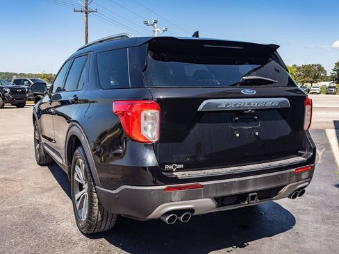 Used 2020 Ford Explorer Platinum w/ Premium Technology Package AWD/4WD image 4