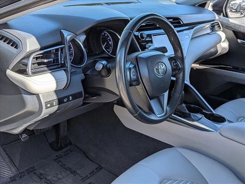 Used 2020 Toyota Camry SE image 10