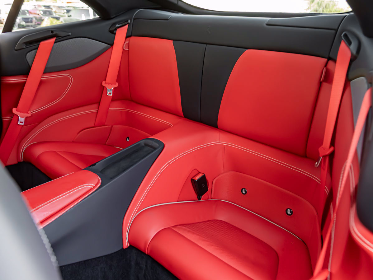 Used 2019 Ferrari Portofino RWD image 34