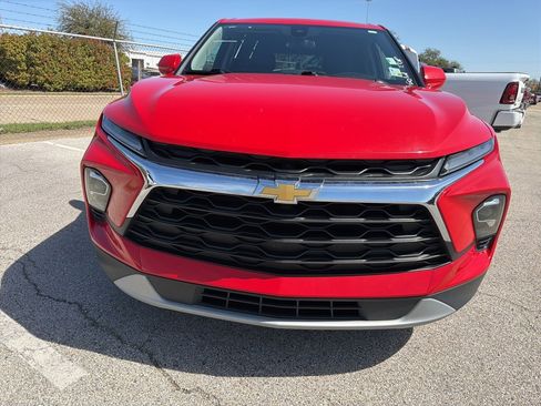Used 2023 Chevrolet Blazer LT image 2