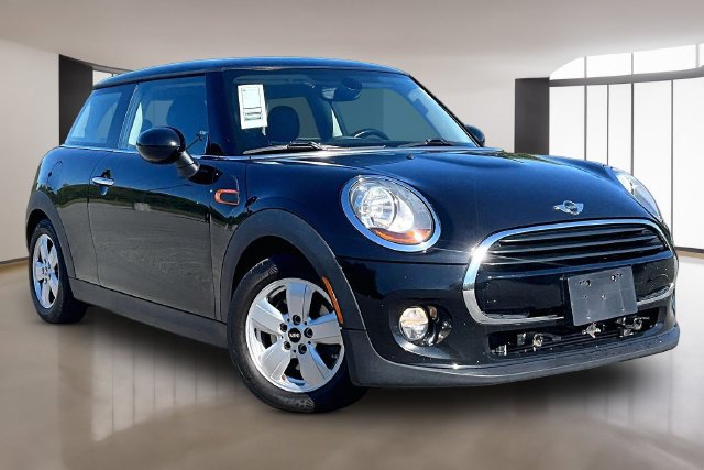 Used 2018 MINI Cooper 2-Door Hardtop FWD image 3