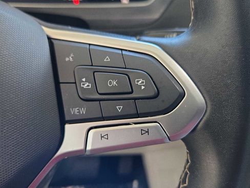 Used 2023 Volkswagen Tiguan SE w/ Panoramic Sunroof Package image 26