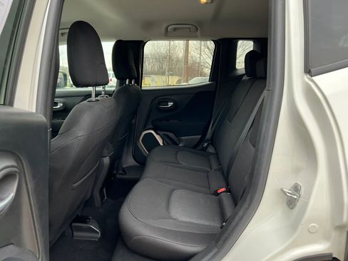 Used 2017 Jeep Renegade Latitude w/ Cold Weather Group AWD/4WD image 27