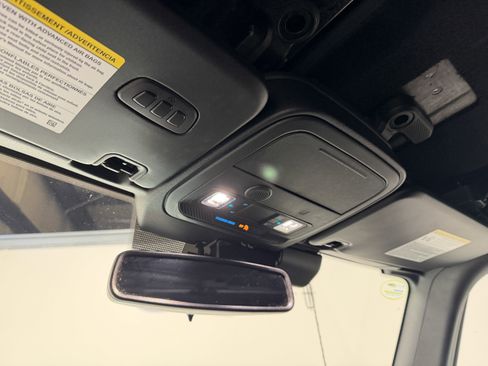 Used 2025 Ford Bronco Outer Banks image 8