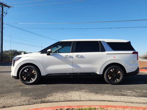 New 2026 Kia Carnival LXS image 4