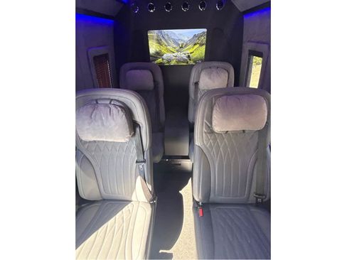 Used 2024 Mercedes-Benz Sprinter 2500 w/ Acoustic Package image 21
