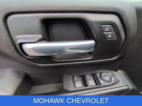 Used 2022 Chevrolet Silverado 2500 Custom w/ Custom Value Package image 23