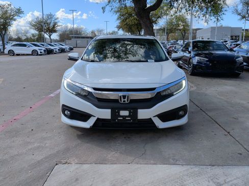 Used 2016 Honda Civic Touring image 3