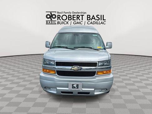 Used 2021 Chevrolet Express 2500 LS w/ Enhanced Convenience Package RWD image 3