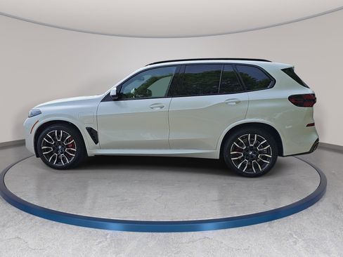 New 2026 BMW X5 xDrive50e w/ M Sport Package AWD/4WD image 8